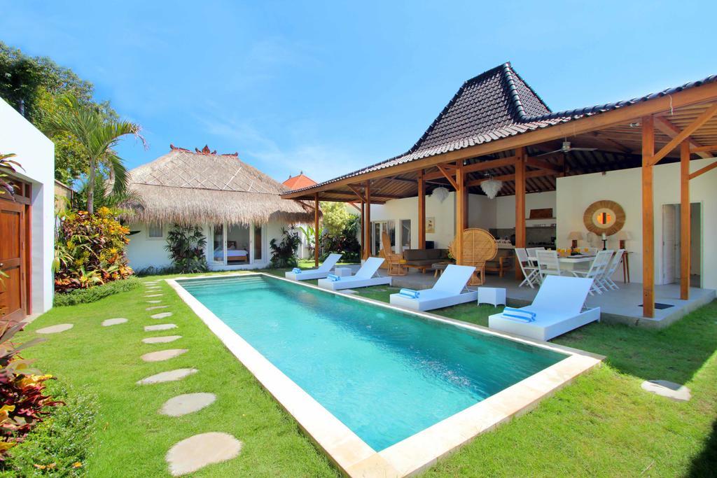 Villa Aksara By Optimum Bali Villas เซมินยัค ภายนอก รูปภาพ